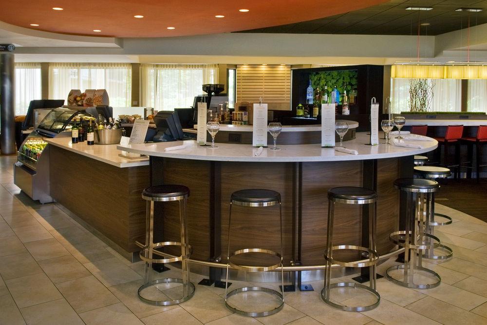 Hotel Courtyard Newark Liberty International Airport Esterno foto