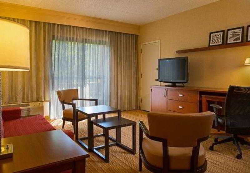 Hotel Courtyard Newark Liberty International Airport Esterno foto