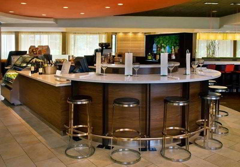 Hotel Courtyard Newark Liberty International Airport Esterno foto